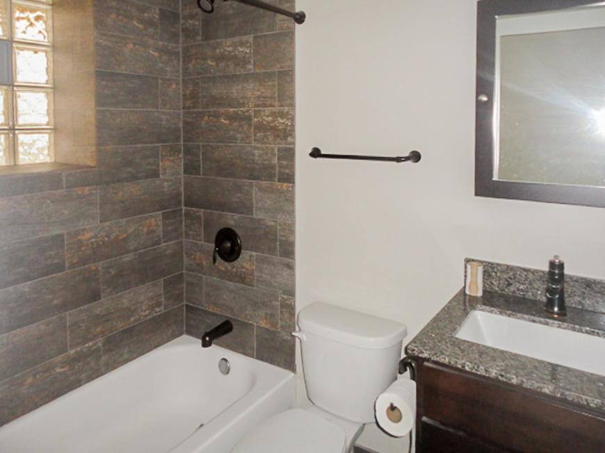 Apartment for rent at 5058 N Winchester #2E, Chicago, IL 60640