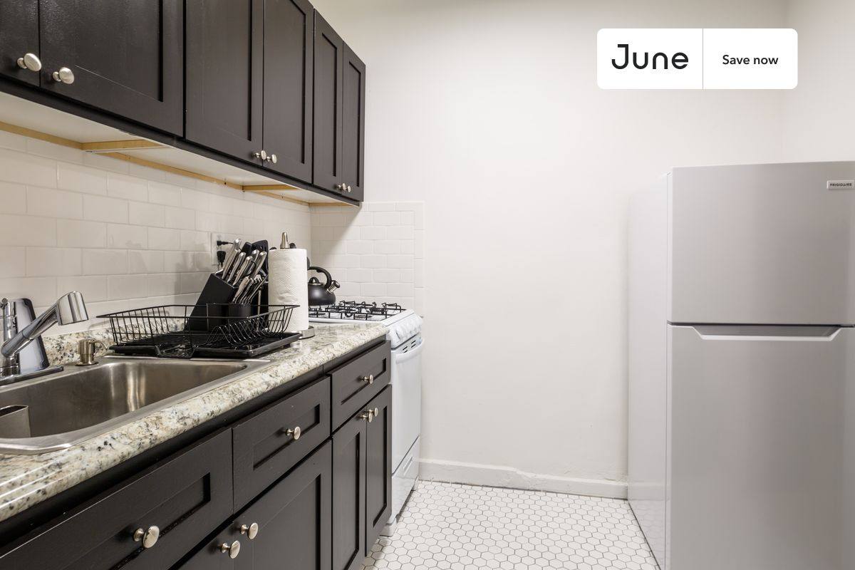 Apartment for rent at 154 W 76th St #A, New York, NY 10023