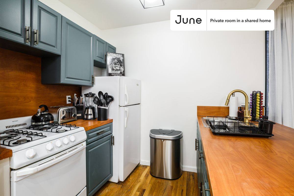 Apartment for rent at 375 E 10th St, New York, NY 10009