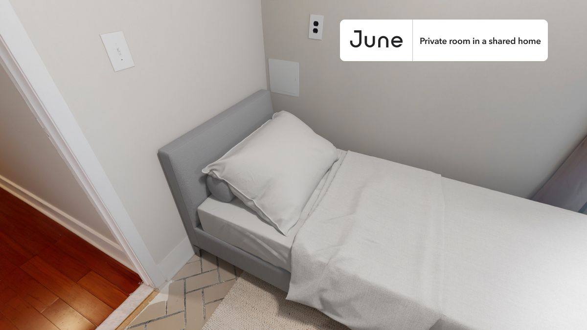 Apartment for rent at 635 9th Ave #C, New York, NY 10036