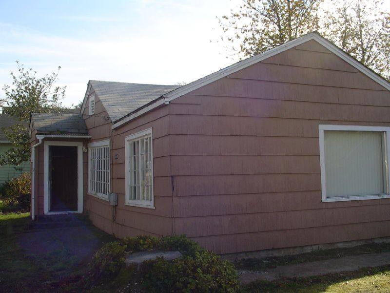 House for rent at 6495 Main St #A, Springfield, OR 97478