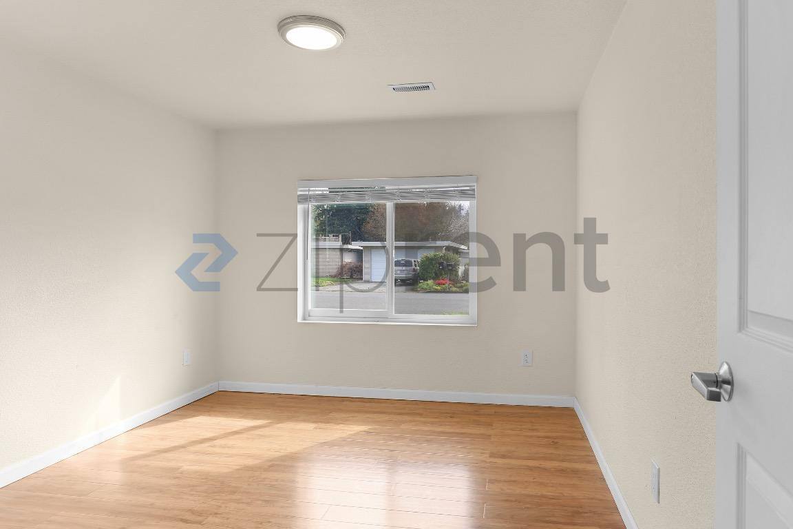 House for rent at 1413 12th St NE #B, Auburn, WA 98002