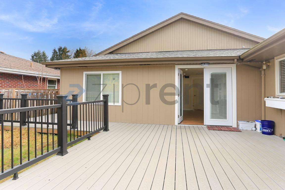 House for rent at 1413 12th St NE #B, Auburn, WA 98002