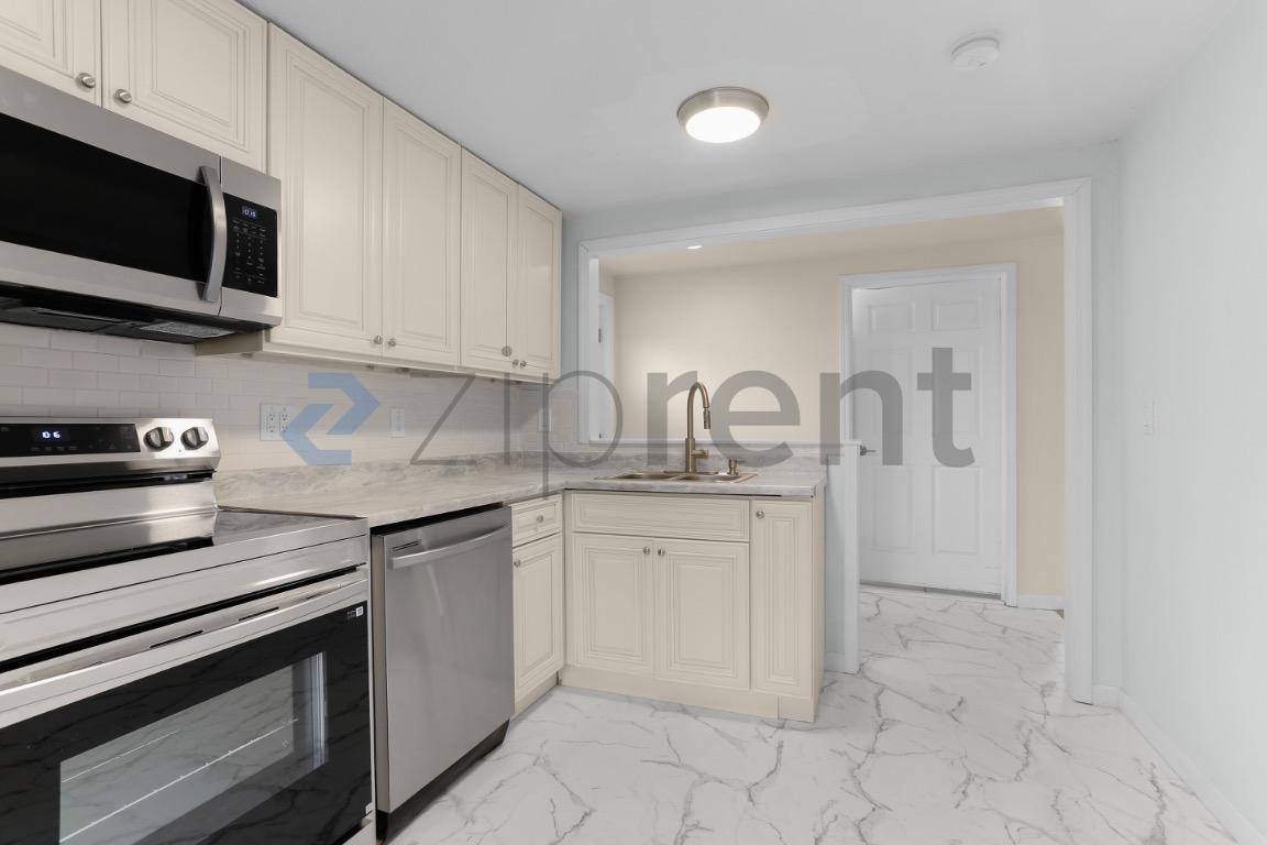 House for rent at 1413 12th St NE #B, Auburn, WA 98002