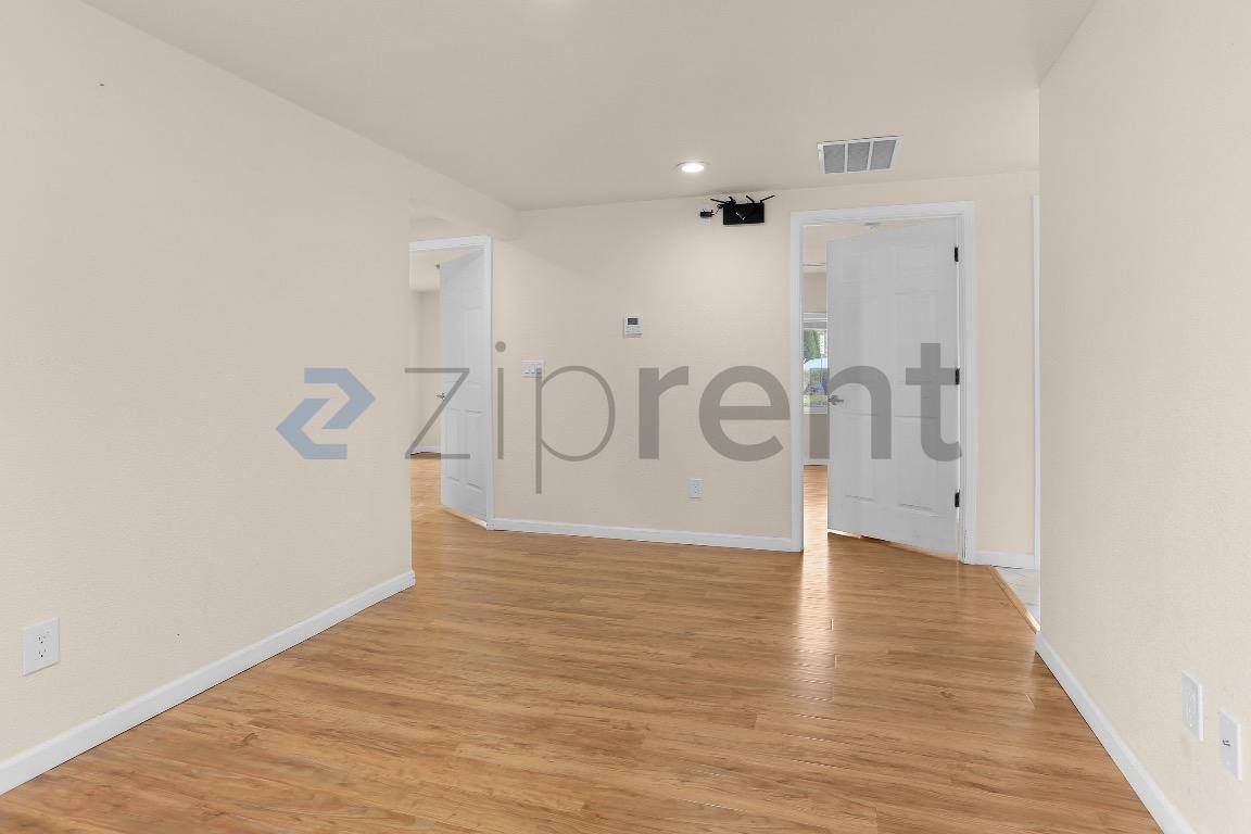 House for rent at 1413 12th St NE #B, Auburn, WA 98002