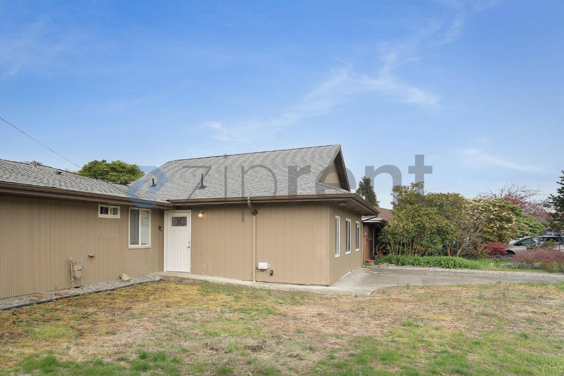 House for rent at 1413 12th St NE #B, Auburn, WA 98002