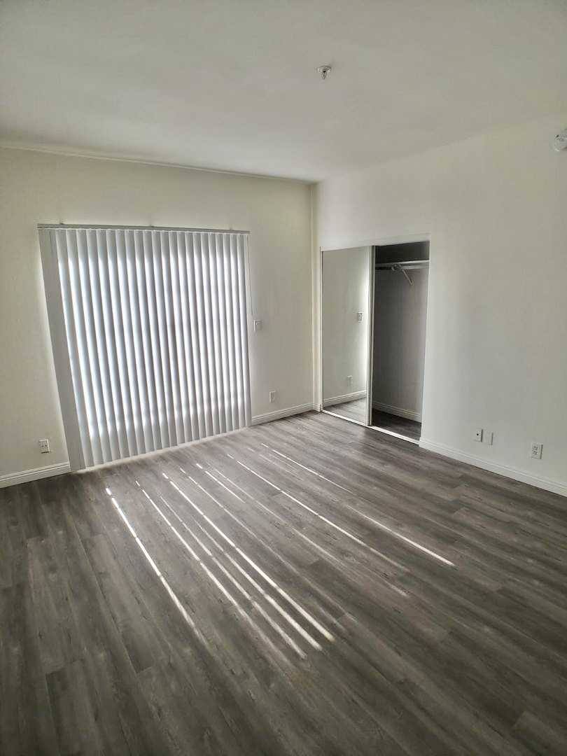 Apartment for rent at 11045 Moorpark St #201, North Hollywood, CA 91602