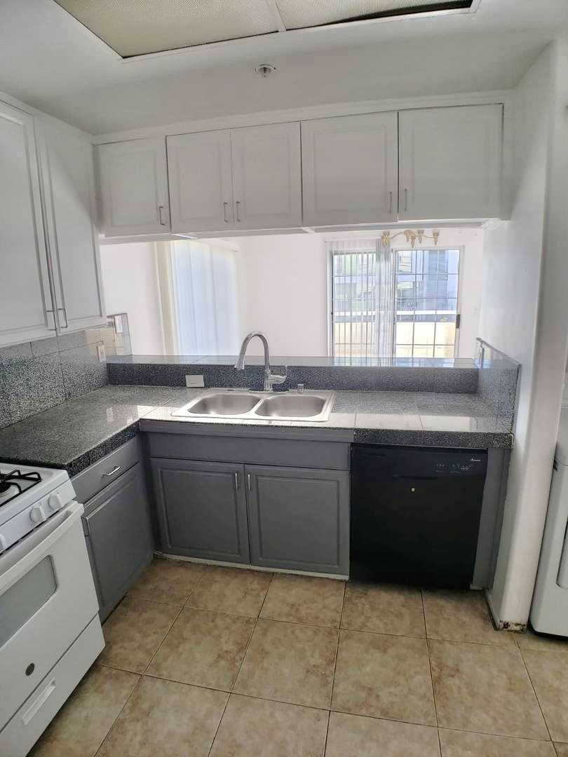 Apartment for rent at 11045 Moorpark St #201, North Hollywood, CA 91602