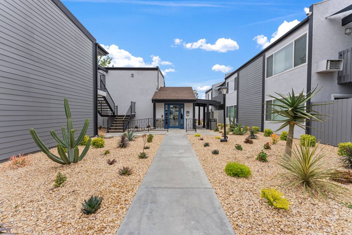 Apartment for rent at 14221 Edwards St, Westminster, CA 92683