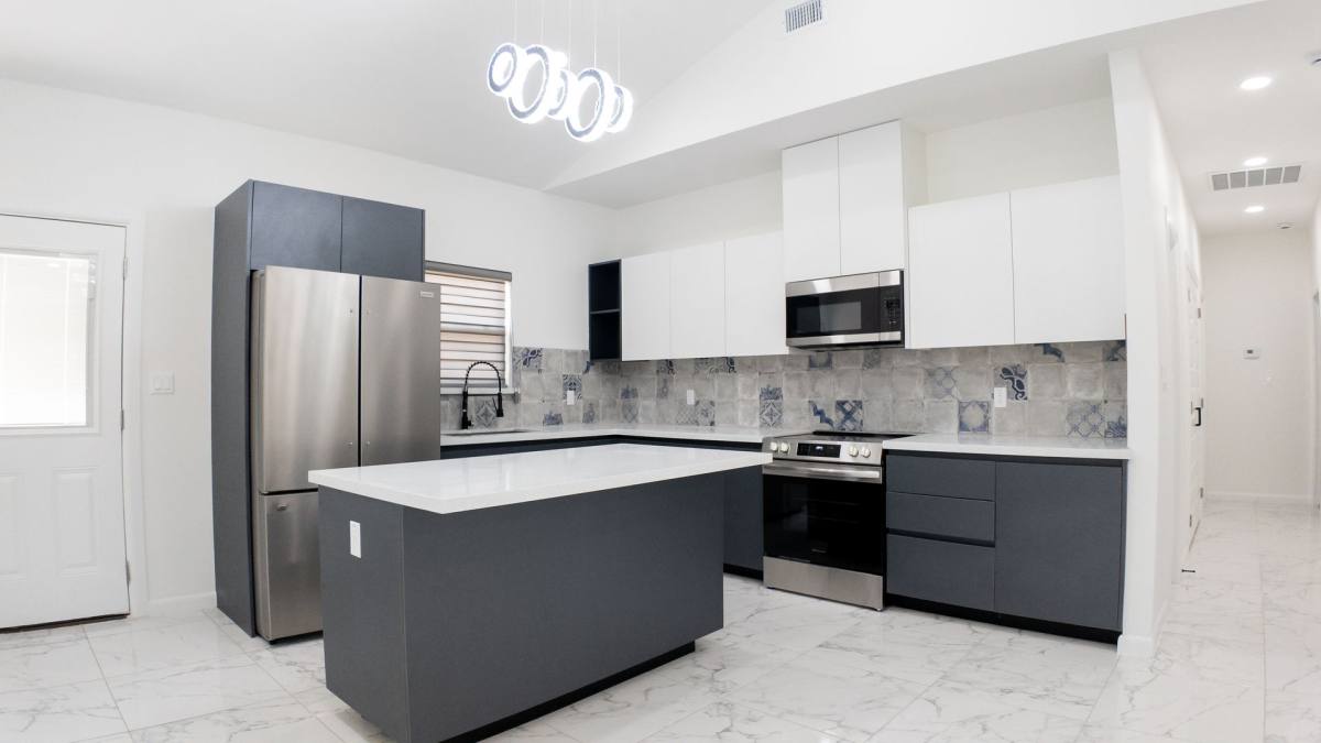Apartment for rent at 608 Moar Dr, Weslaco, TX 78596