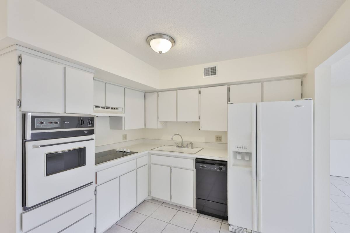 Apartment for rent at 2358 Ecuadorian Way, Clearwater, FL 33763