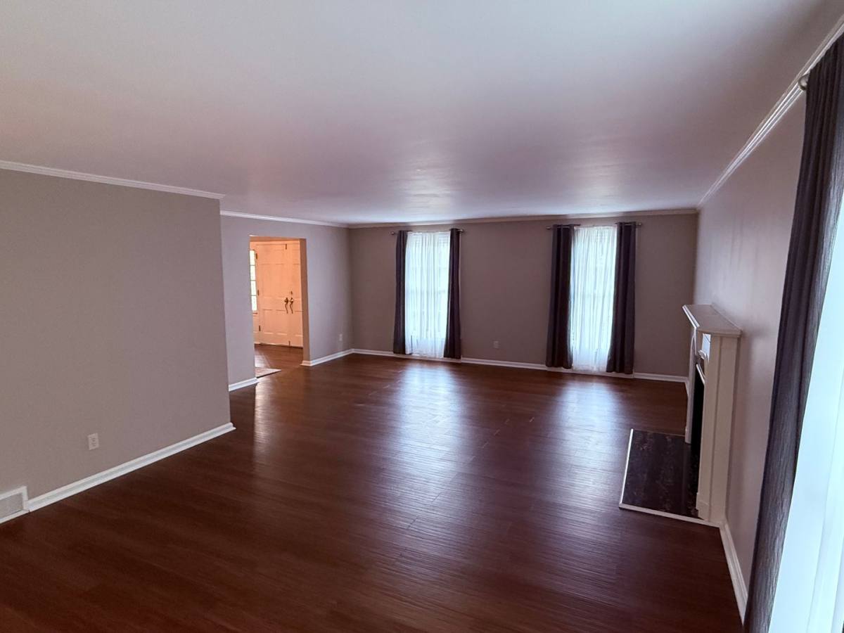 House for rent at 1800 Amarillo St NW, North Canton, OH 44720