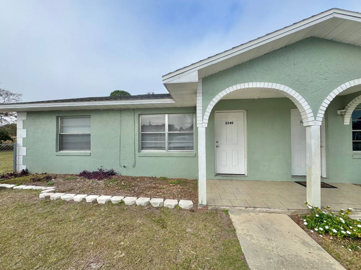Apartment for rent at 2538-2540 Elm Ave, Lake Wales, FL 33898