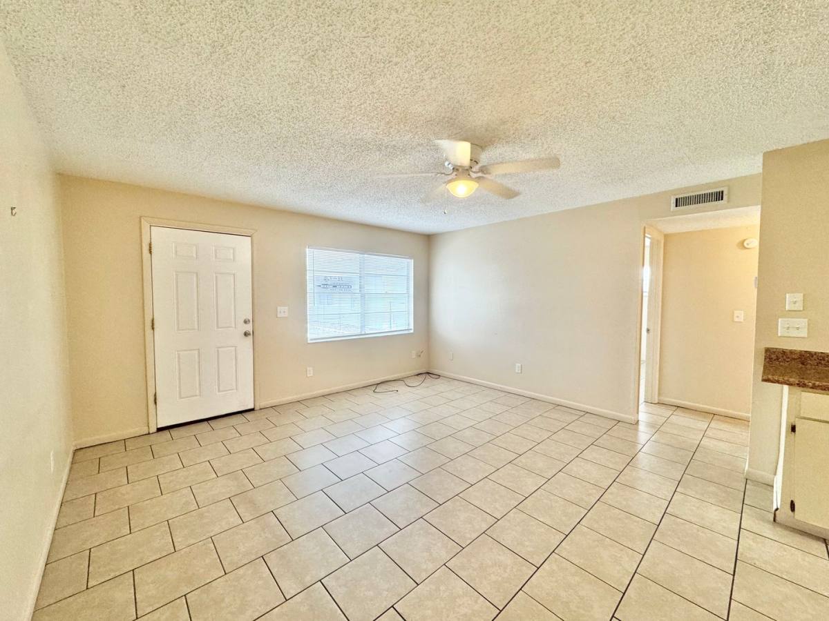 Apartment for rent at 2538-2540 Elm Ave, Lake Wales, FL 33898