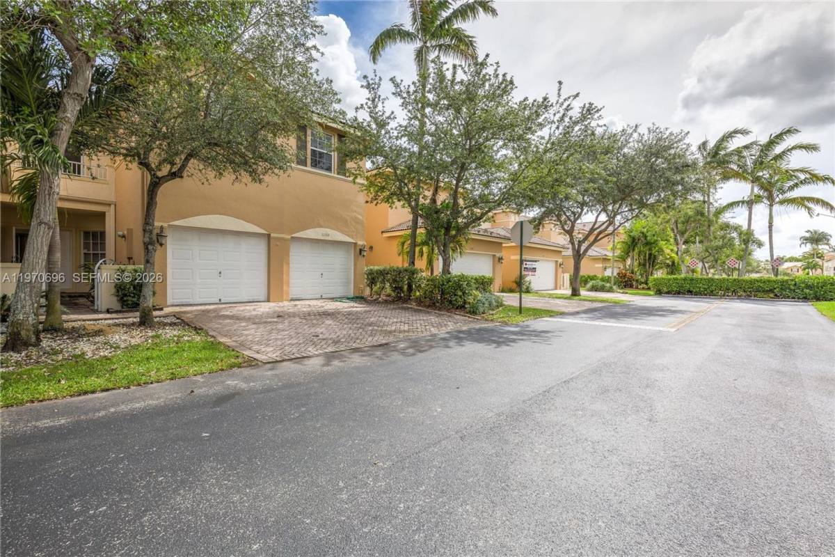 Townhouse for rent at 11264 NW 54th Terrace, Miami, FL 33178