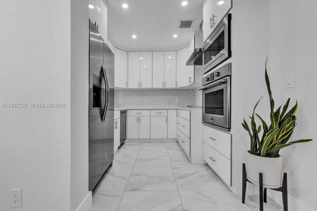 House for rent at 6470 SW 27th St, Miami, FL 33155
