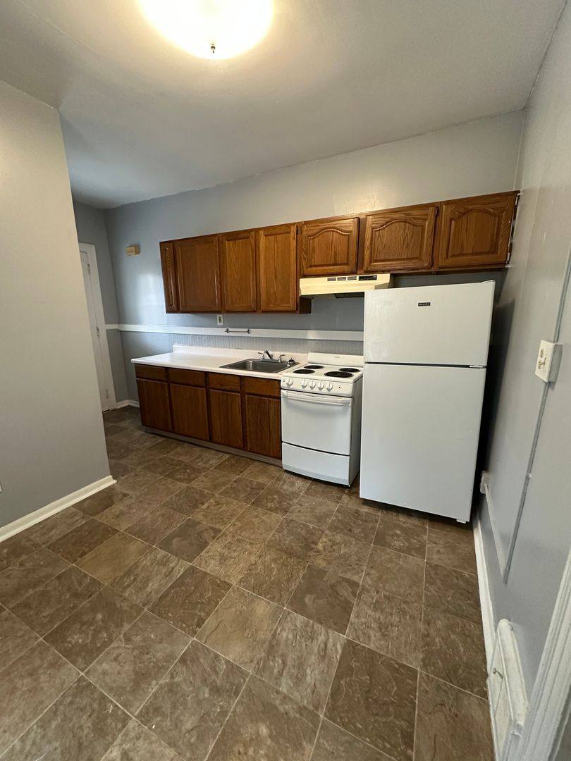 Apartment for rent at 413 W Forest Ave, Ypsilanti, MI 48197