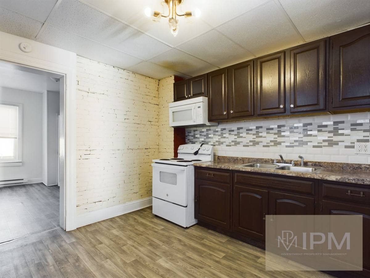 Apartment for rent at 319 N Penn St, York, PA 17401