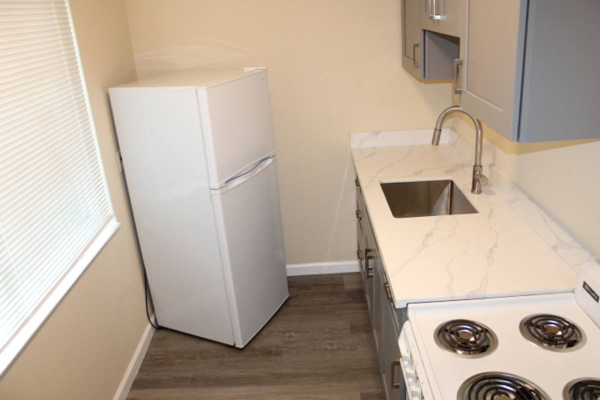 Apartment for rent at 2029-2033 Nevin Ave, Richmond, CA 94801