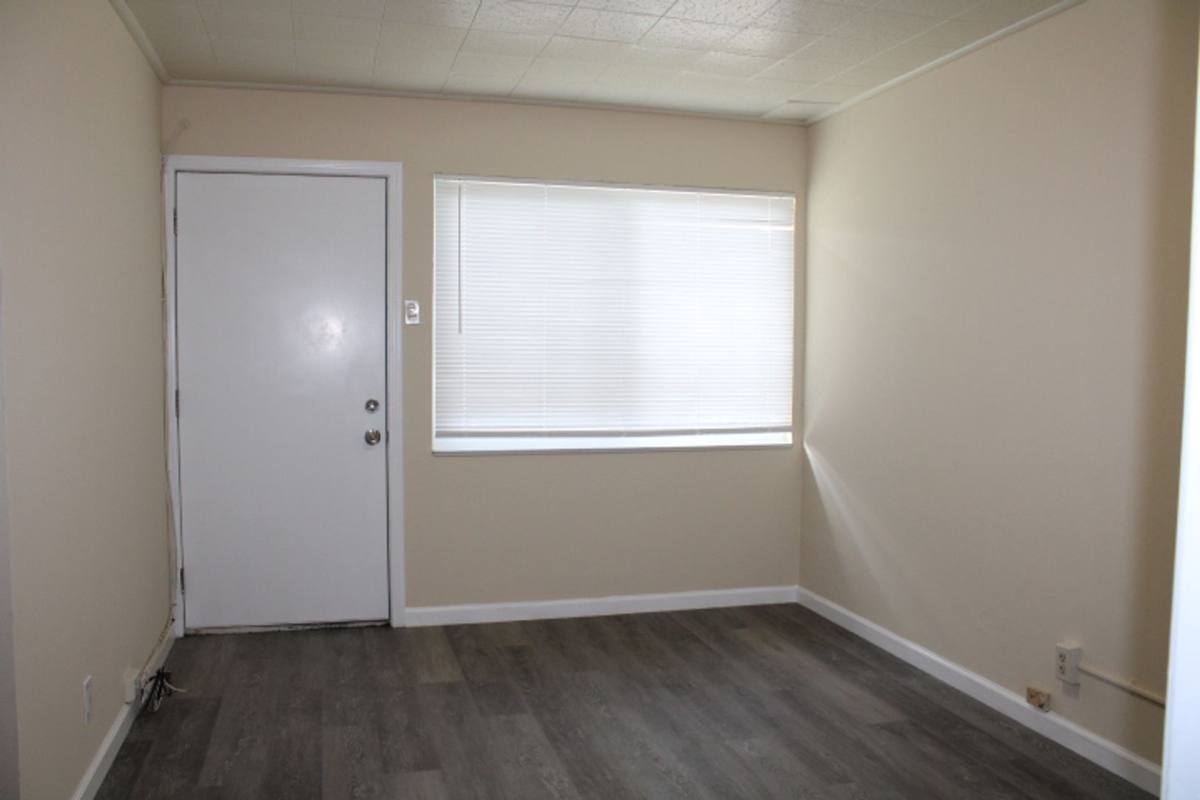 Apartment for rent at 2029-2033 Nevin Ave, Richmond, CA 94801