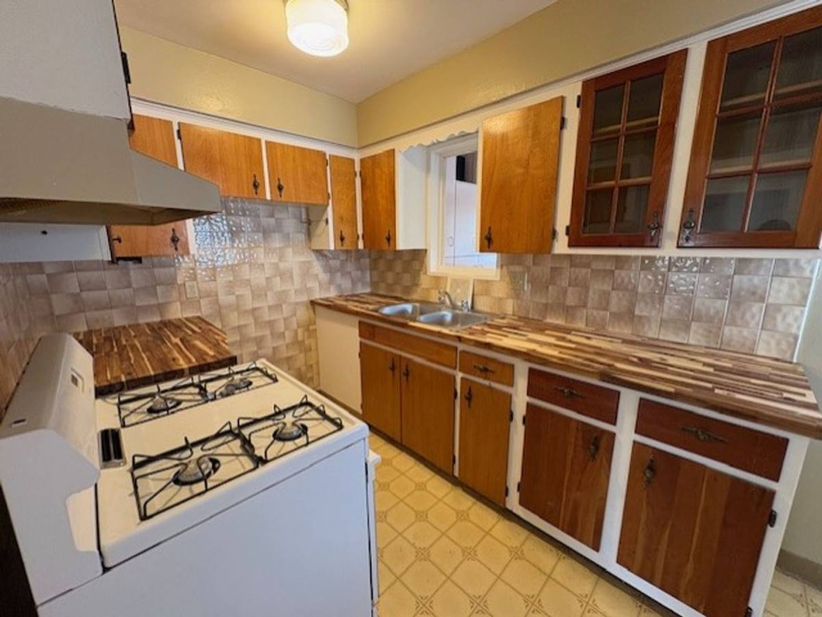 Apartment for rent at 1724 - 1726 Tanglewood Dr, Akron, OH 44313