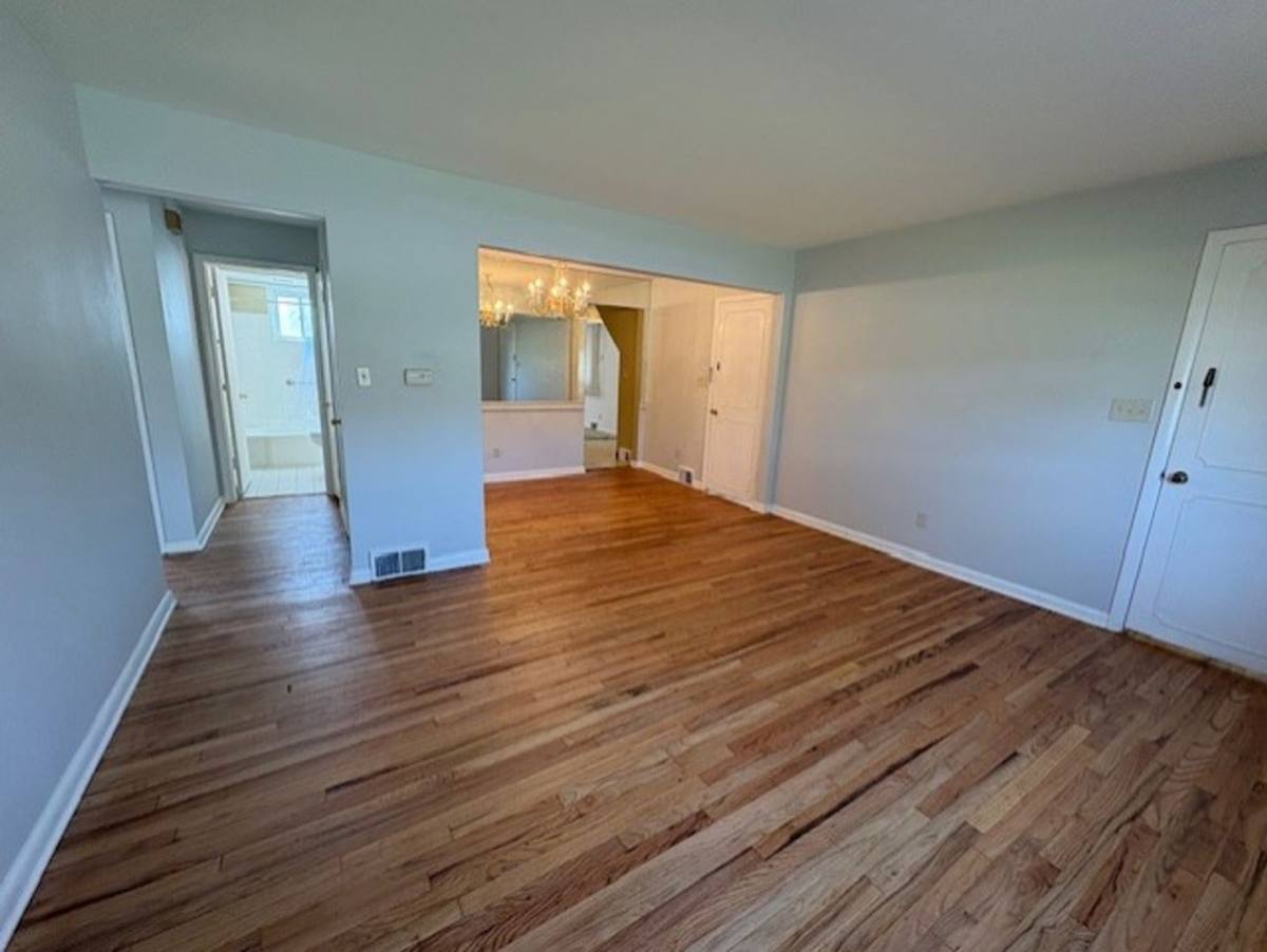 Apartment for rent at 1724 - 1726 Tanglewood Dr, Akron, OH 44313