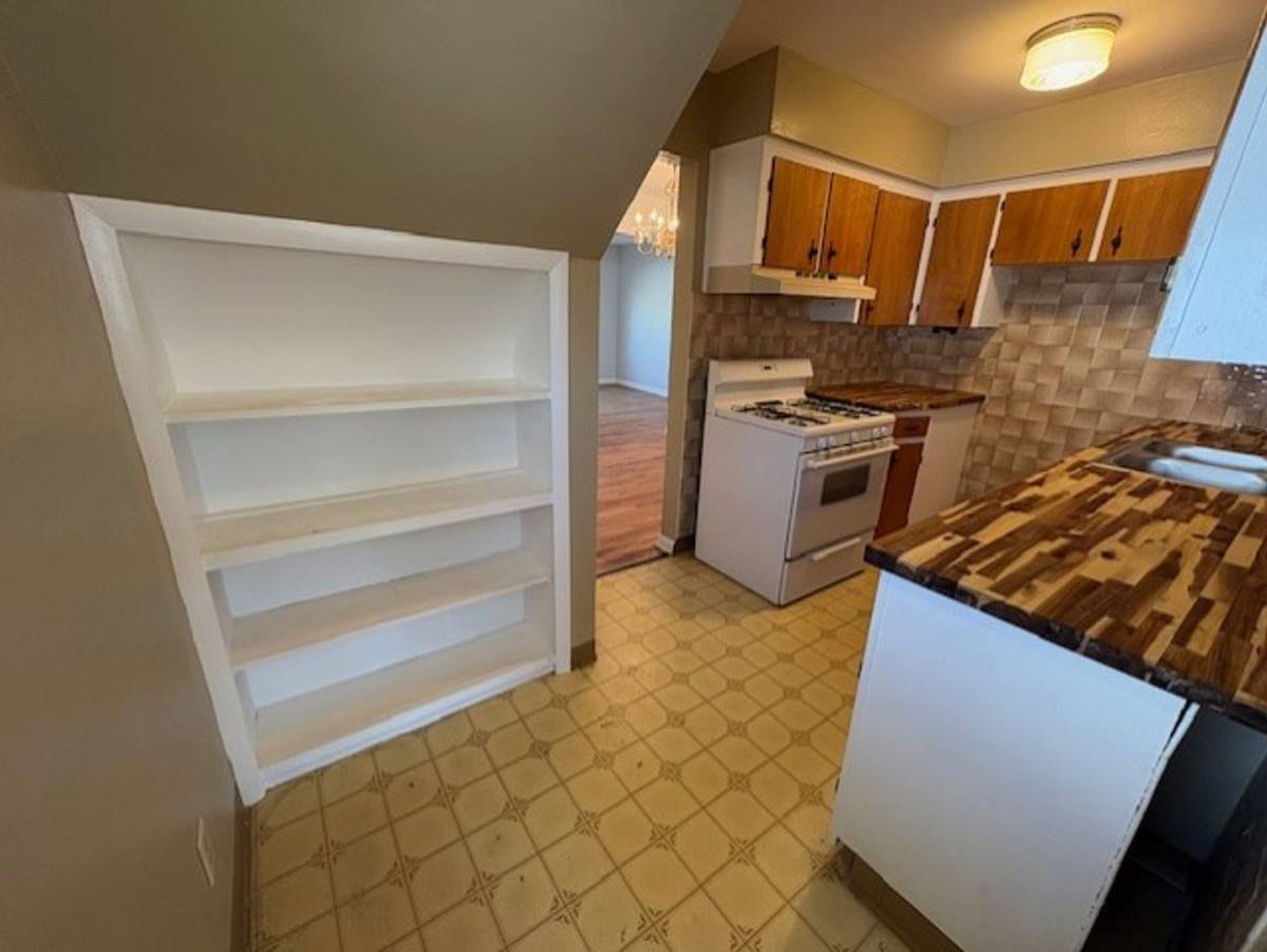 Apartment for rent at 1724 - 1726 Tanglewood Dr, Akron, OH 44313