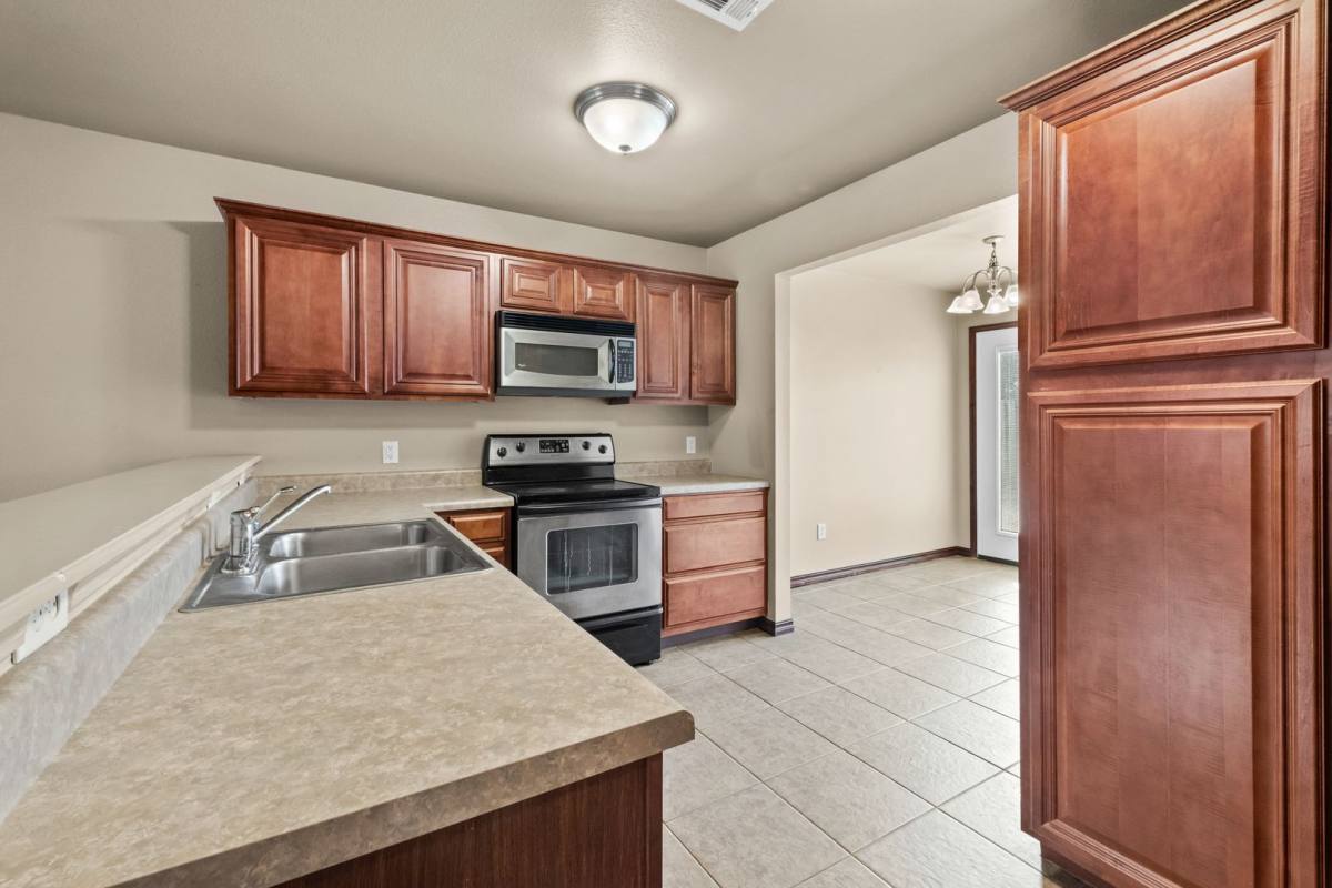 Townhouse for rent at 1270 N Trinity Dr, Fayetteville, AR 72704