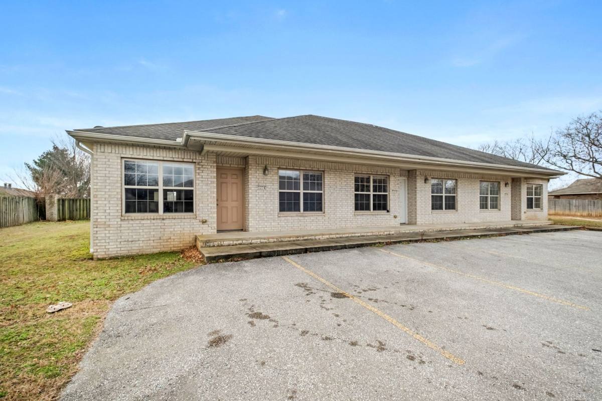 Townhouse for rent at 1270 N Trinity Dr, Fayetteville, AR 72704