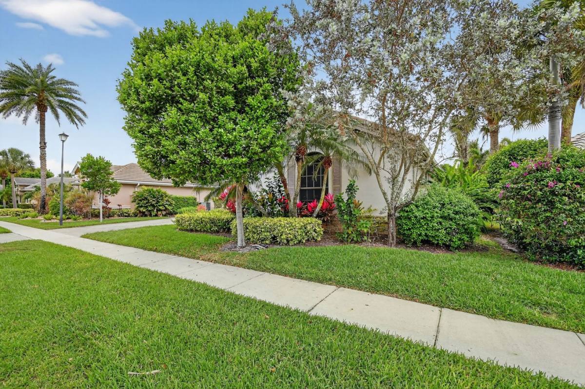 House for rent at 10337 Trianon Place, Lake Worth, FL 33449