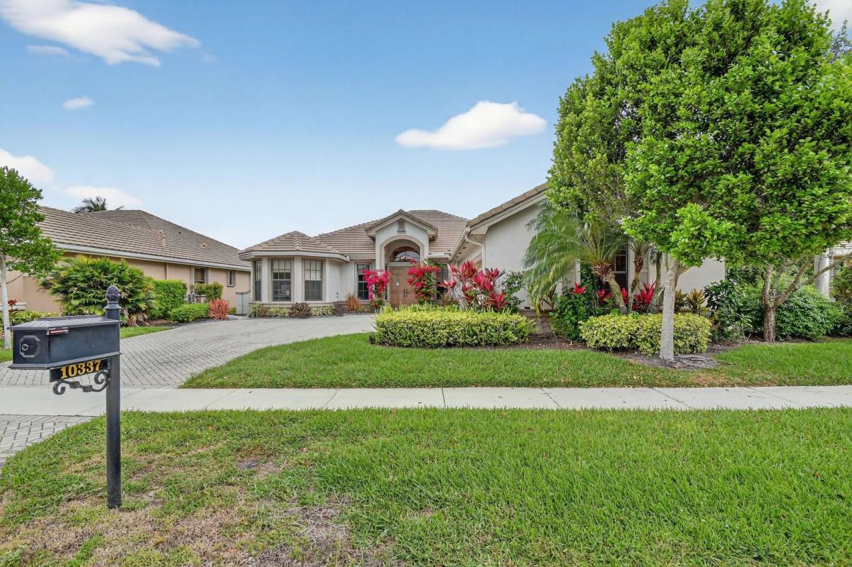 House for rent at 10337 Trianon Place, Lake Worth, FL 33449
