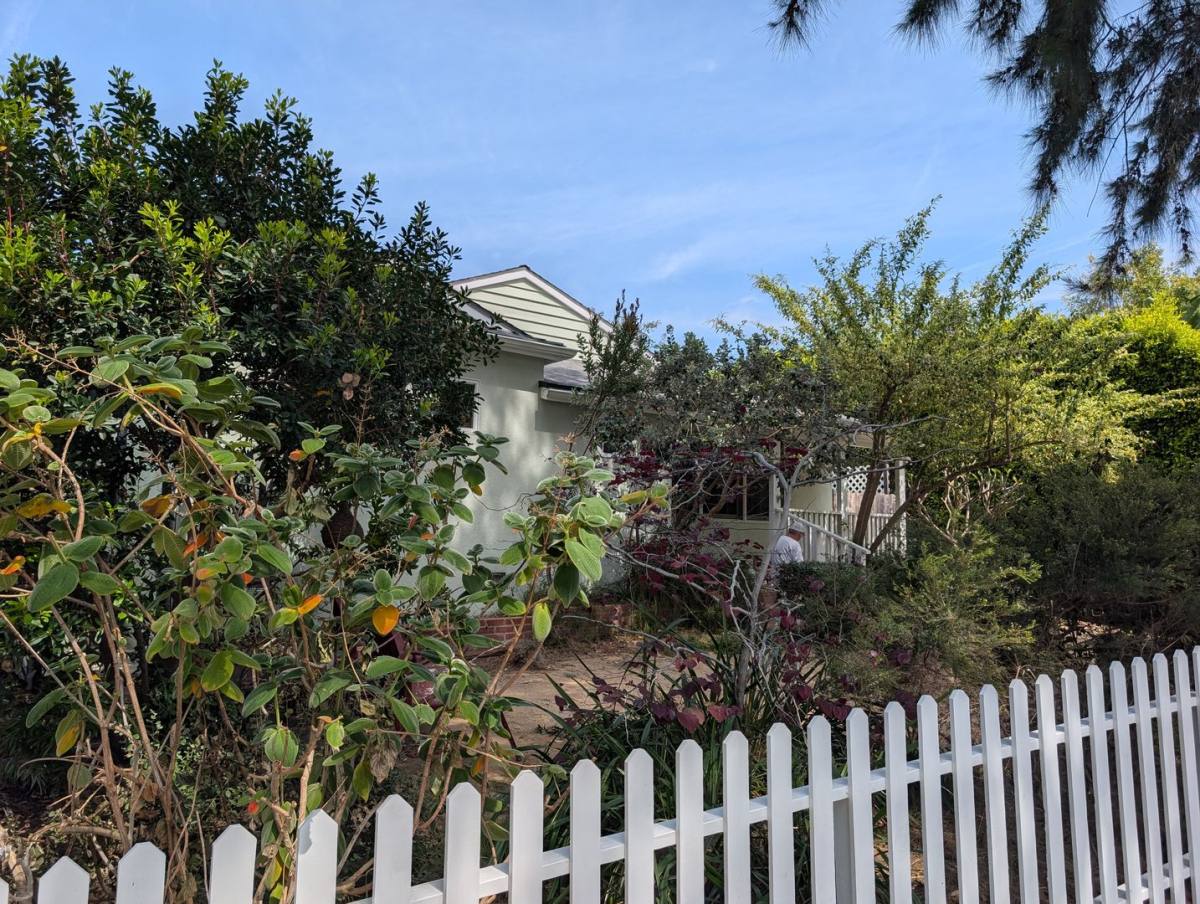 Apartment for rent at 1043 Pacific St, Santa Monica, CA 90405