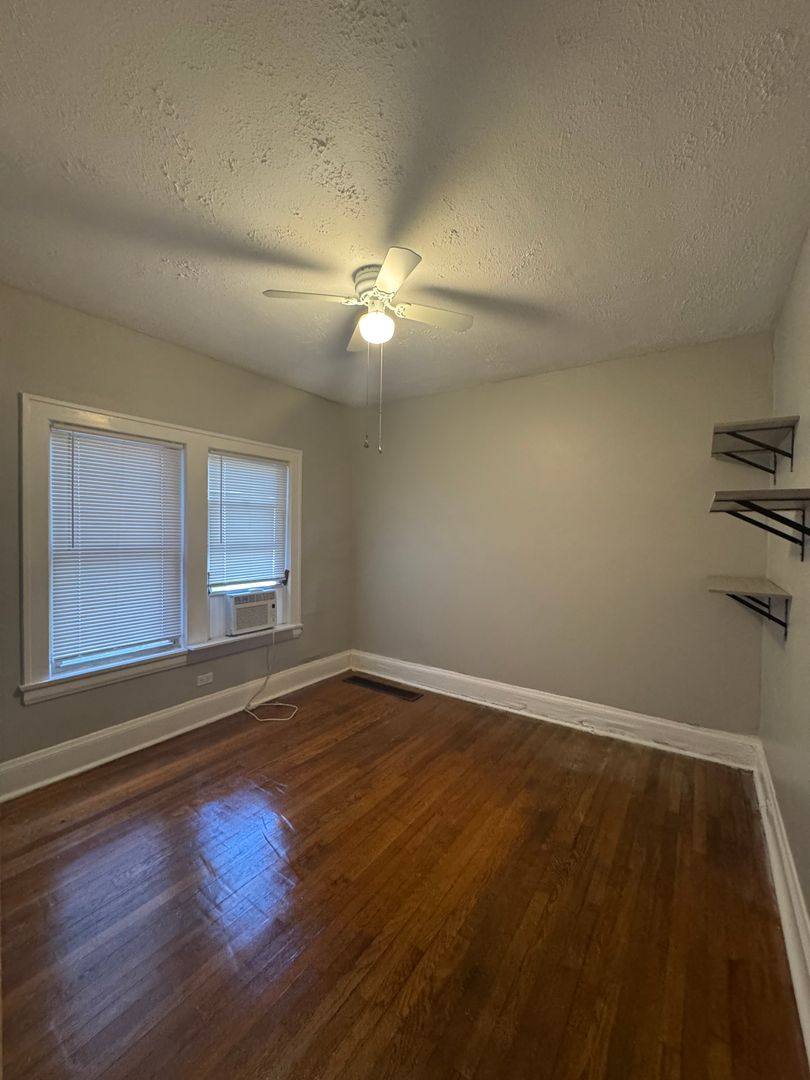 Apartment for rent at 1365 Phelps Ave, Lakewood, OH 44107