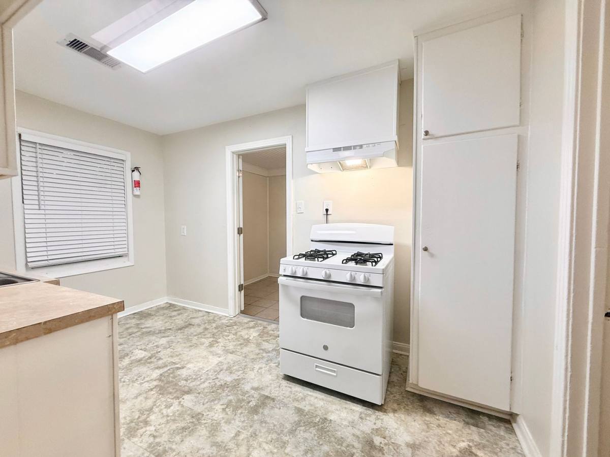 Apartment for rent at 1232 San Felipe St, Angleton, TX 77515
