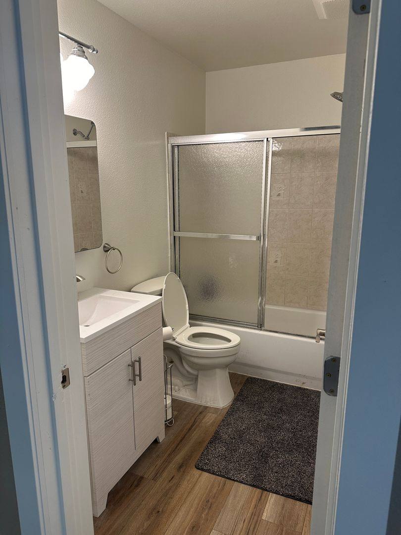 Apartment for rent at 1400 W 47th Ave, Anchorage, AK 99503