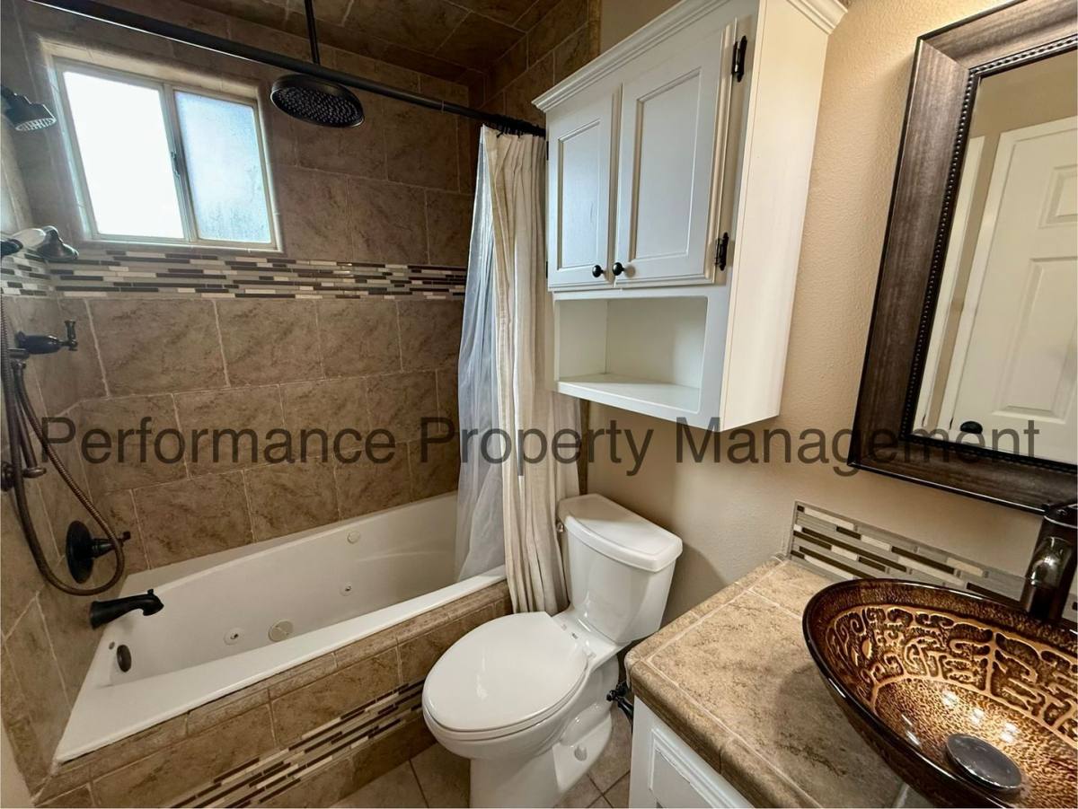 Apartment for rent at 8735 N Cedar Ave, Fresno, CA 93720