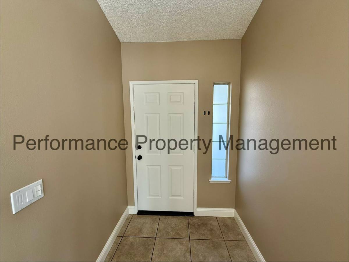 Apartment for rent at 8735 N Cedar Ave, Fresno, CA 93720