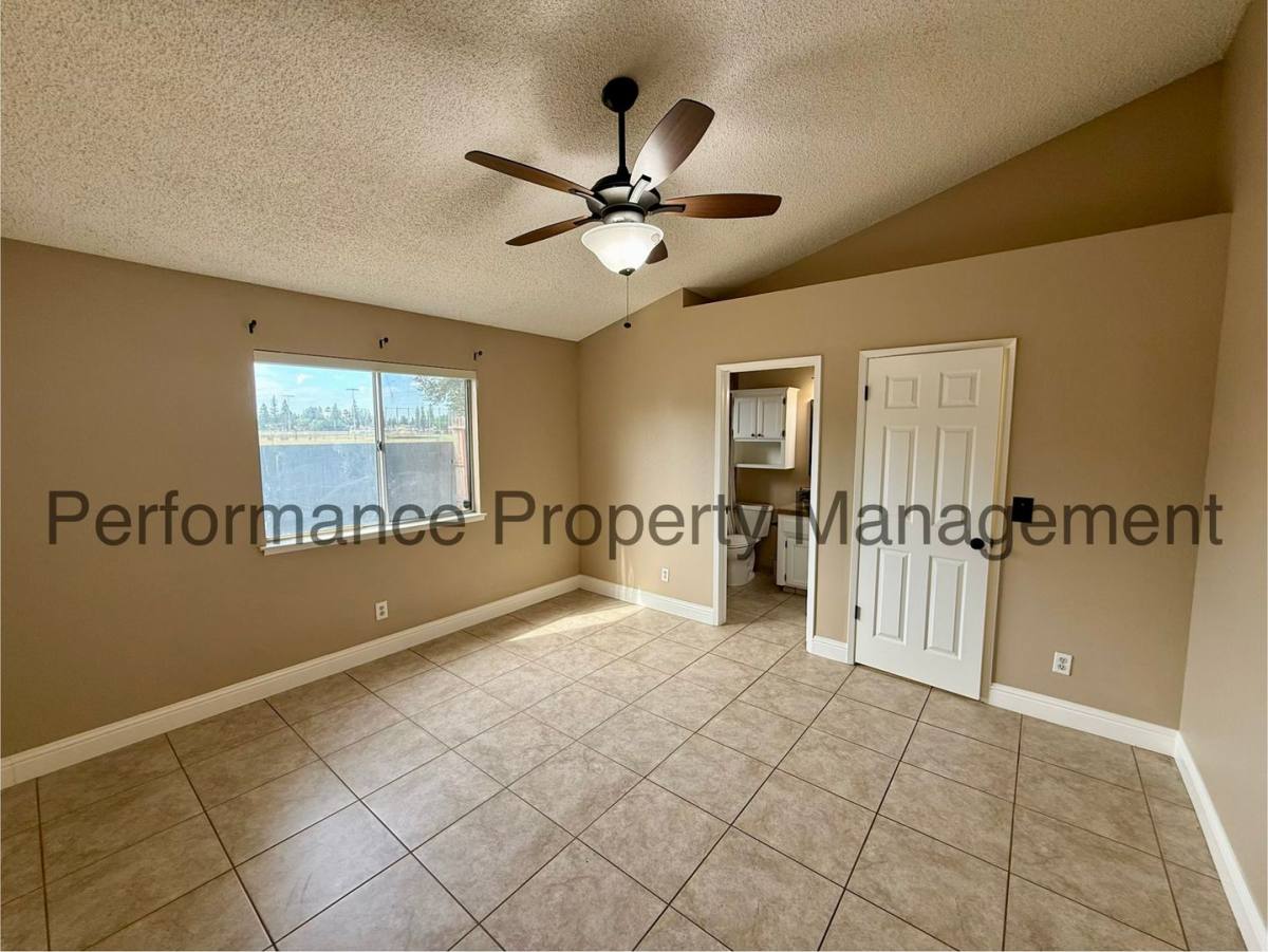 Apartment for rent at 8735 N Cedar Ave, Fresno, CA 93720