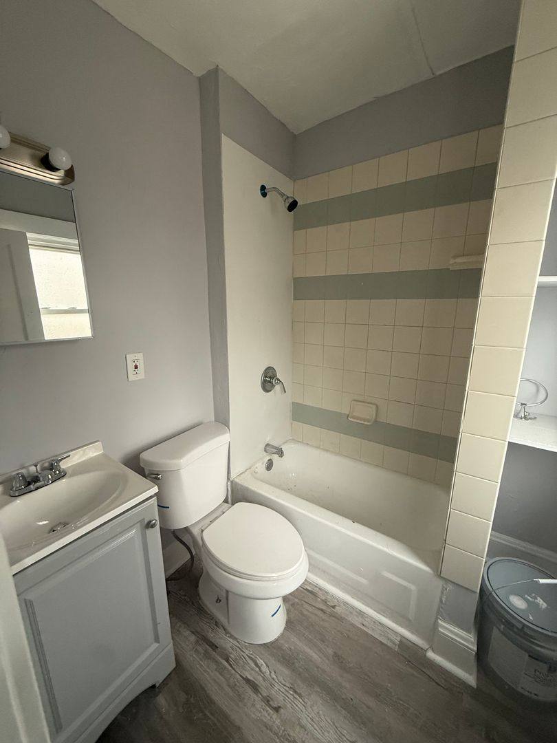 Apartment for rent at 15718 Holmes, Cleveland, OH 44110