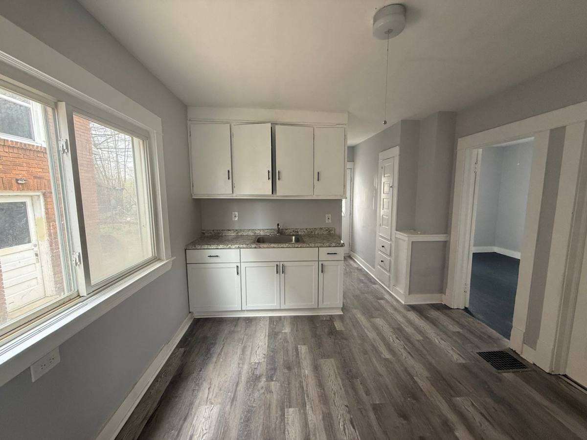 Apartment for rent at 15718 Holmes, Cleveland, OH 44110