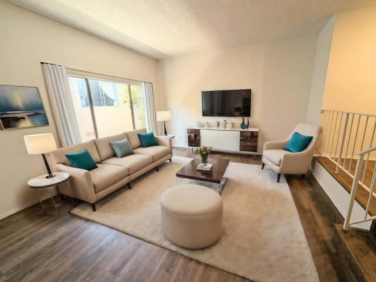 Apartment for rent at 824 11th St, Santa Monica, CA 90403