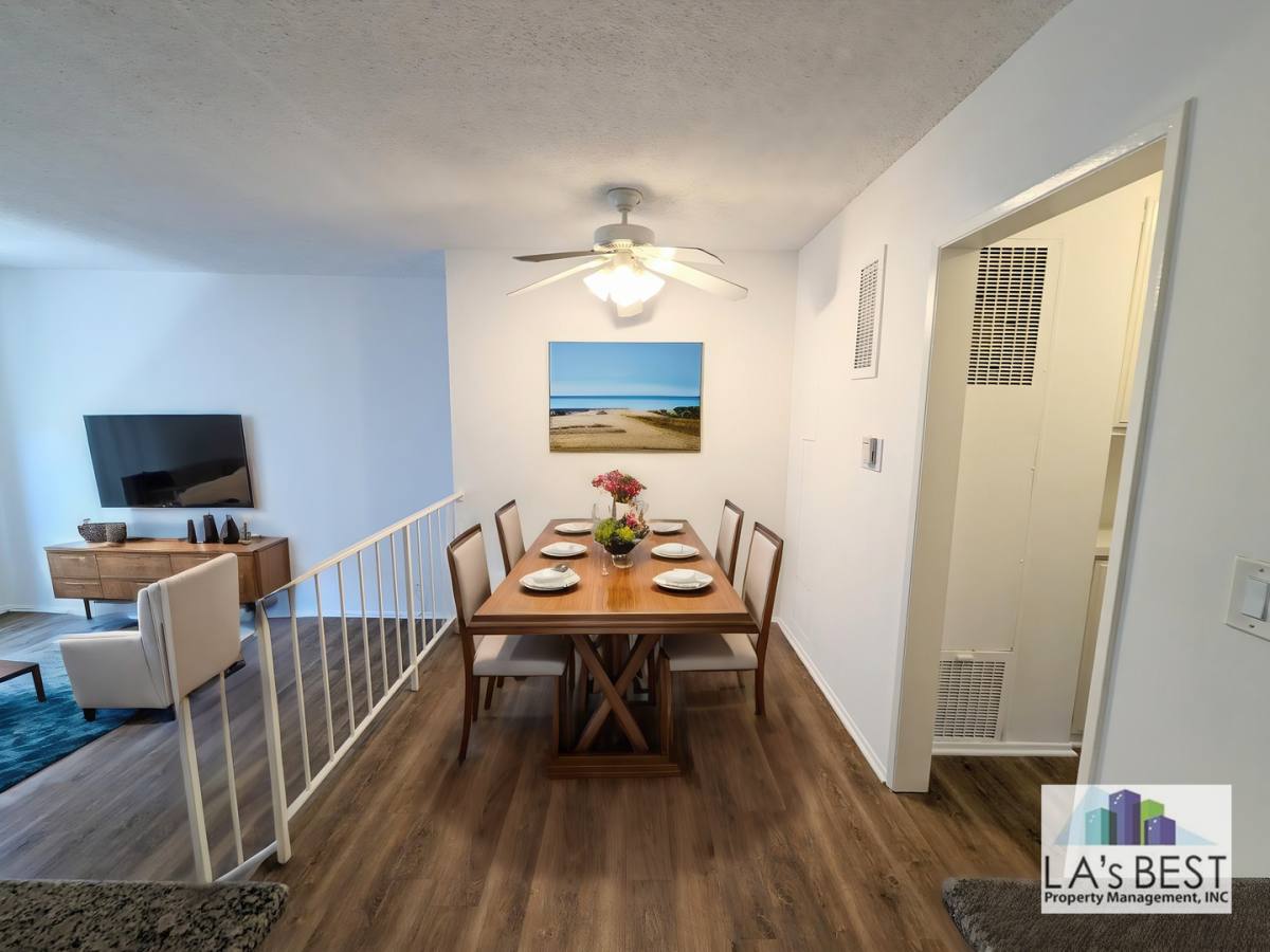 Apartment for rent at 824 11th St, Santa Monica, CA 90403