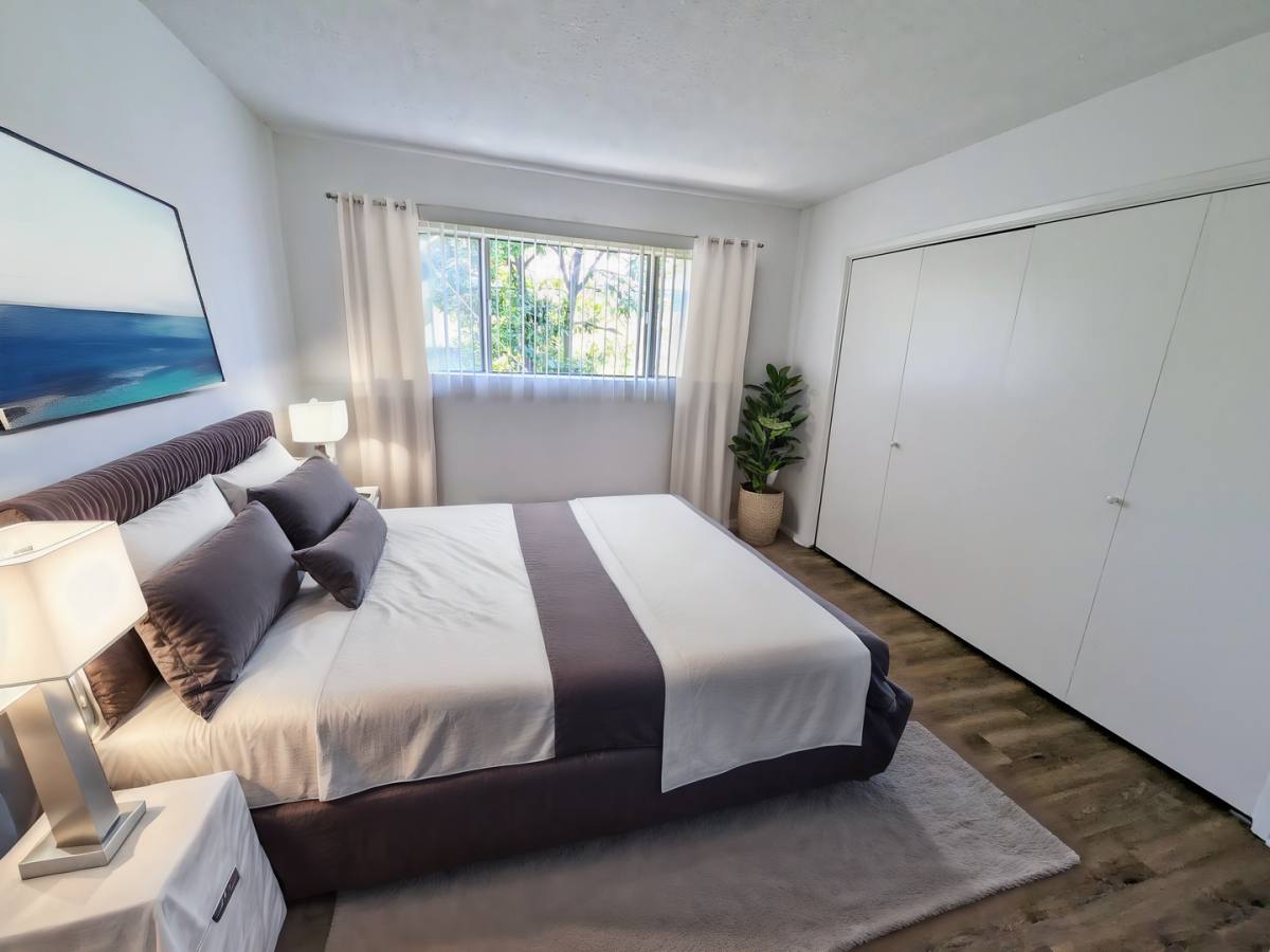 Apartment for rent at 824 11th St, Santa Monica, CA 90403