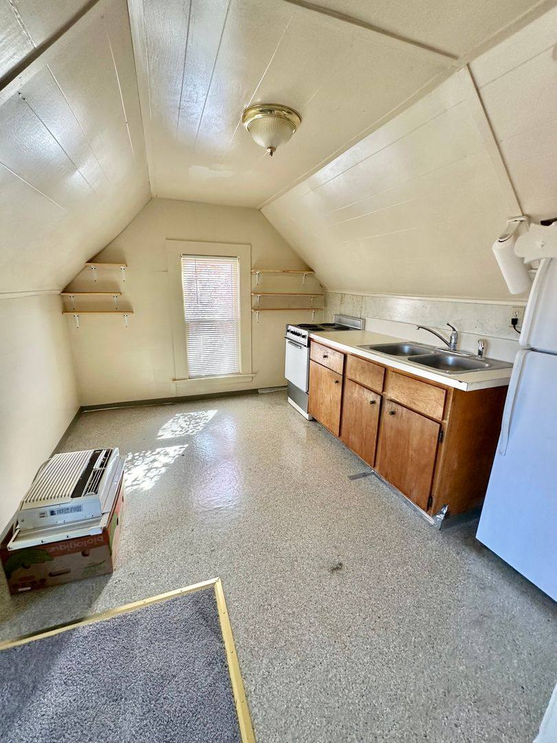Apartment for rent at 600 E Main, Ashland, OR 97520