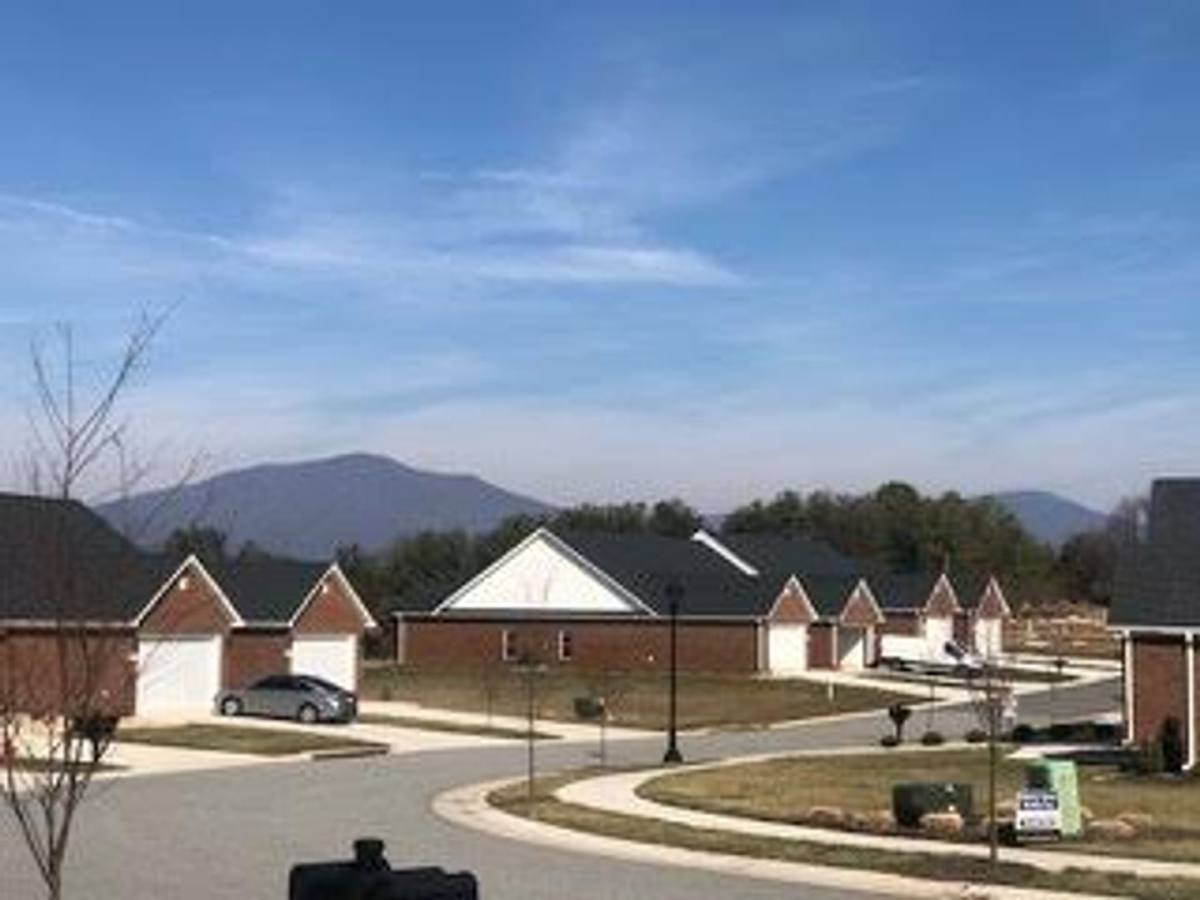 House for rent at 175 Villa Oak Circle, Bedford, VA 24523