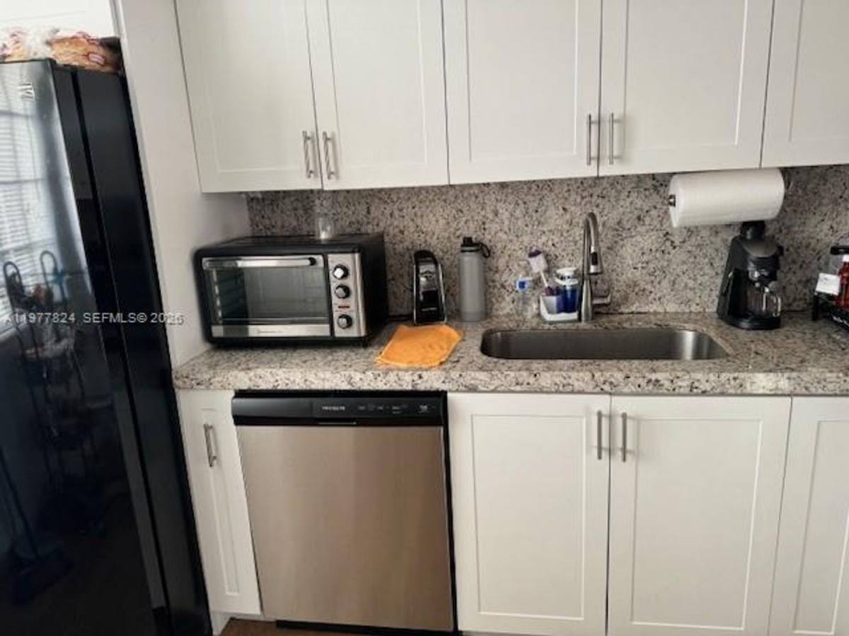House for rent at 1325 W 4 Lane, Hialeah, FL 33010