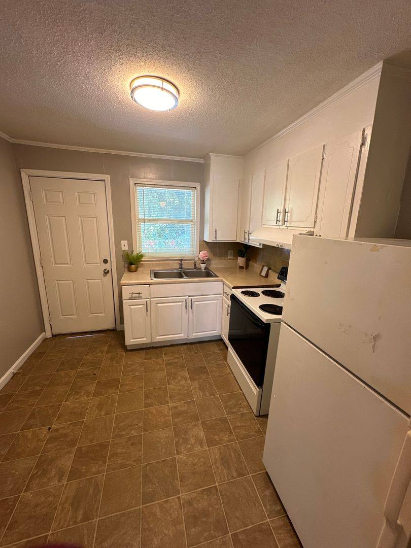 Apartment for rent at 610 W 5th, Gastonia, NC 28052