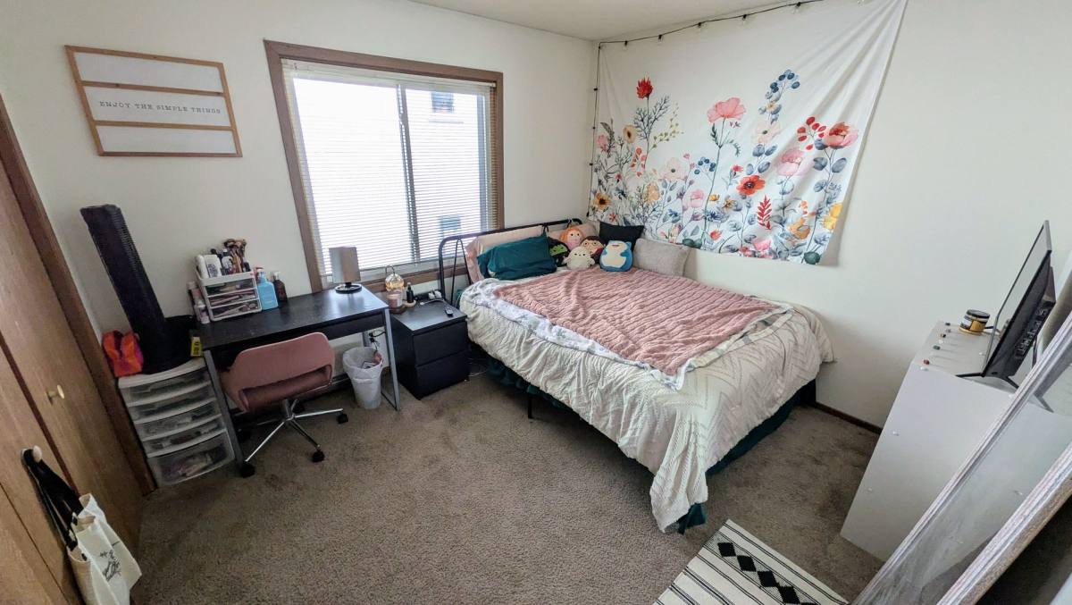 Apartment for rent at 815 Weeks Ave SE, Minneapolis, MN 55414