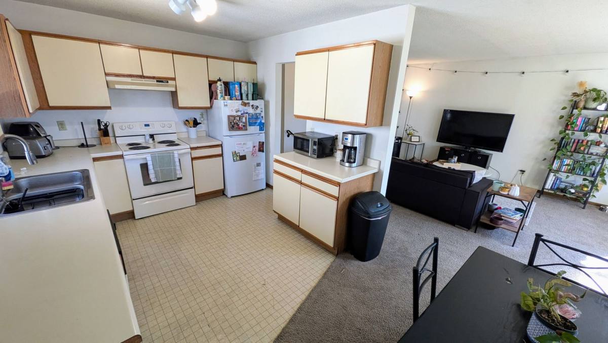 Apartment for rent at 815 Weeks Ave SE, Minneapolis, MN 55414