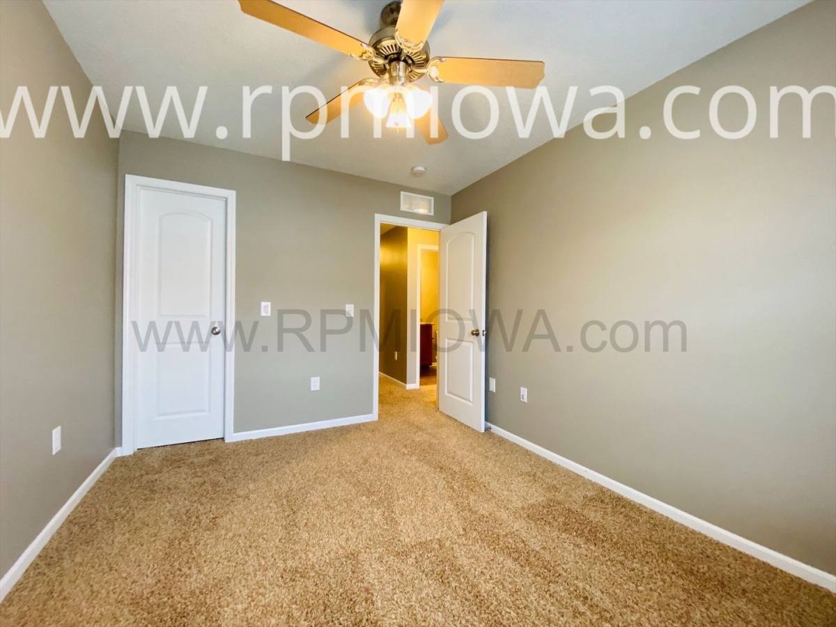 Townhouse for rent at 9065 Greenspire Dr, West Des Moines, IA 50266